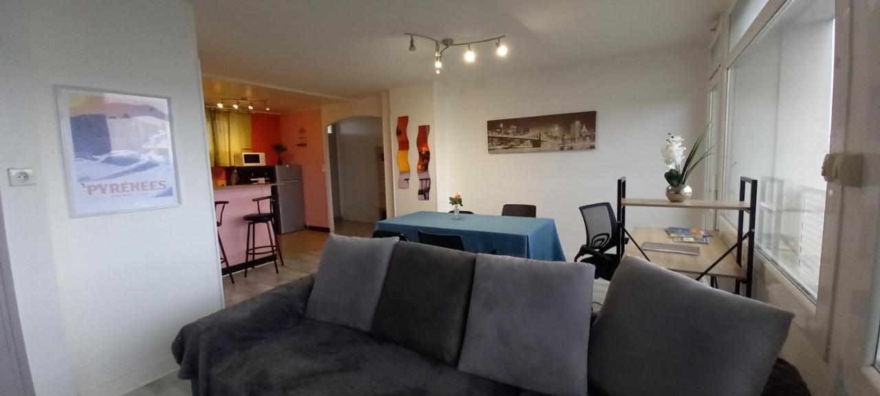 Cap Sud - 53M2- Vue Pyrenees- Hypercentre-Wifi Fibre -Nouvelle Literie Lägenhet Tarbes Exteriör bild