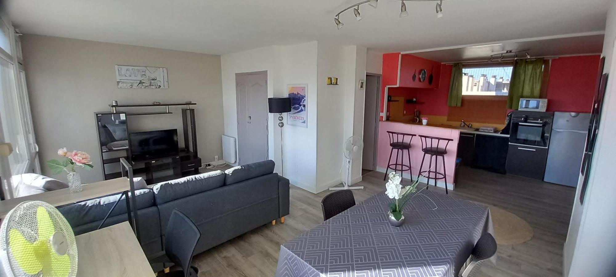 Cap Sud - 53M2- Vue Pyrenees- Hypercentre-Wifi Fibre -Nouvelle Literie Lägenhet Tarbes Exteriör bild