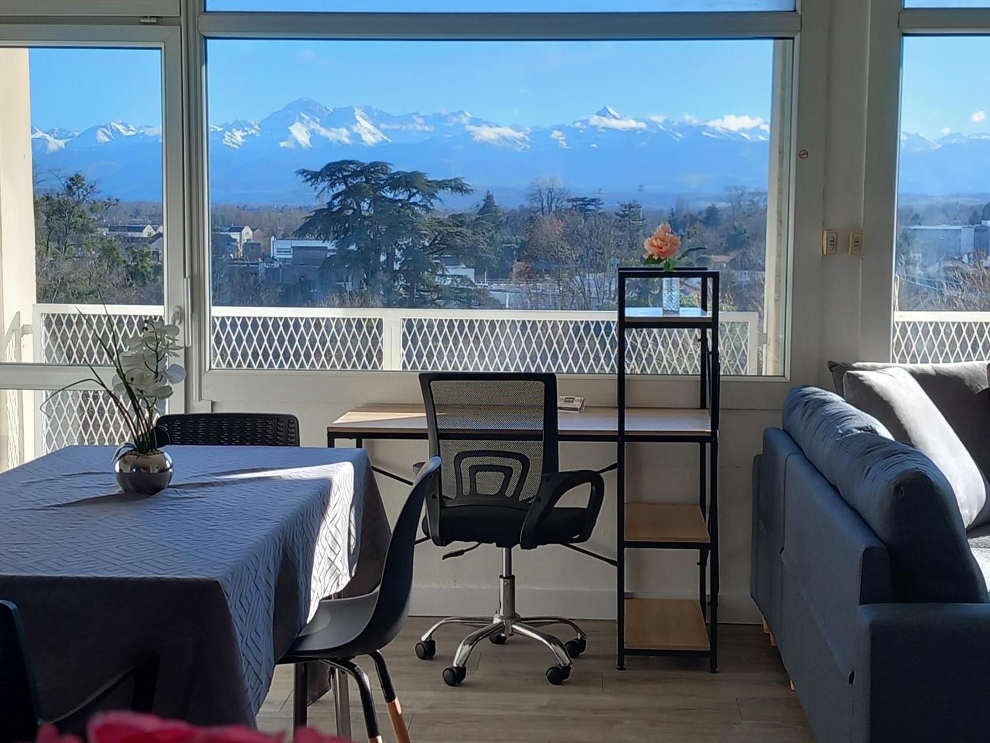 Cap Sud - 53M2- Vue Pyrenees- Hypercentre-Wifi Fibre -Nouvelle Literie Lägenhet Tarbes Exteriör bild